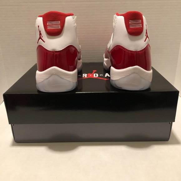 Air Jordan 11 Retro - Picture 3 of 5